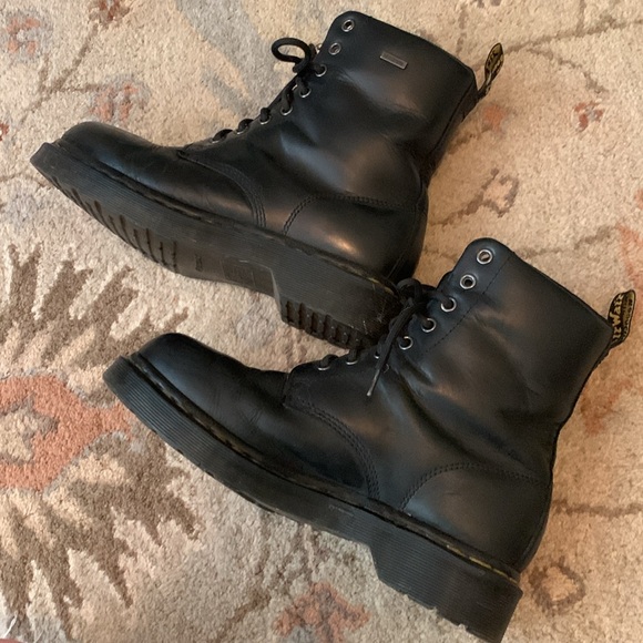 Doc Martens 1460 W WP Size 8 in Women’s - Picture 3 of 11